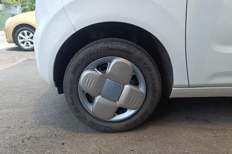 Used Geely Galaxy Panda 2024 Panda Mini 200km Endurance Bear Left Front Wheel Hub