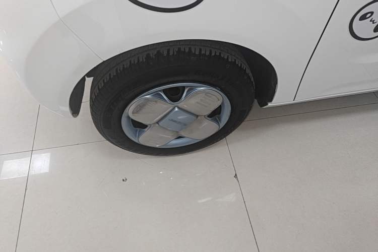 Used Geely Galaxy Panda 2024 Panda Mini 200km Endurance Bear Left Front Wheel Hub