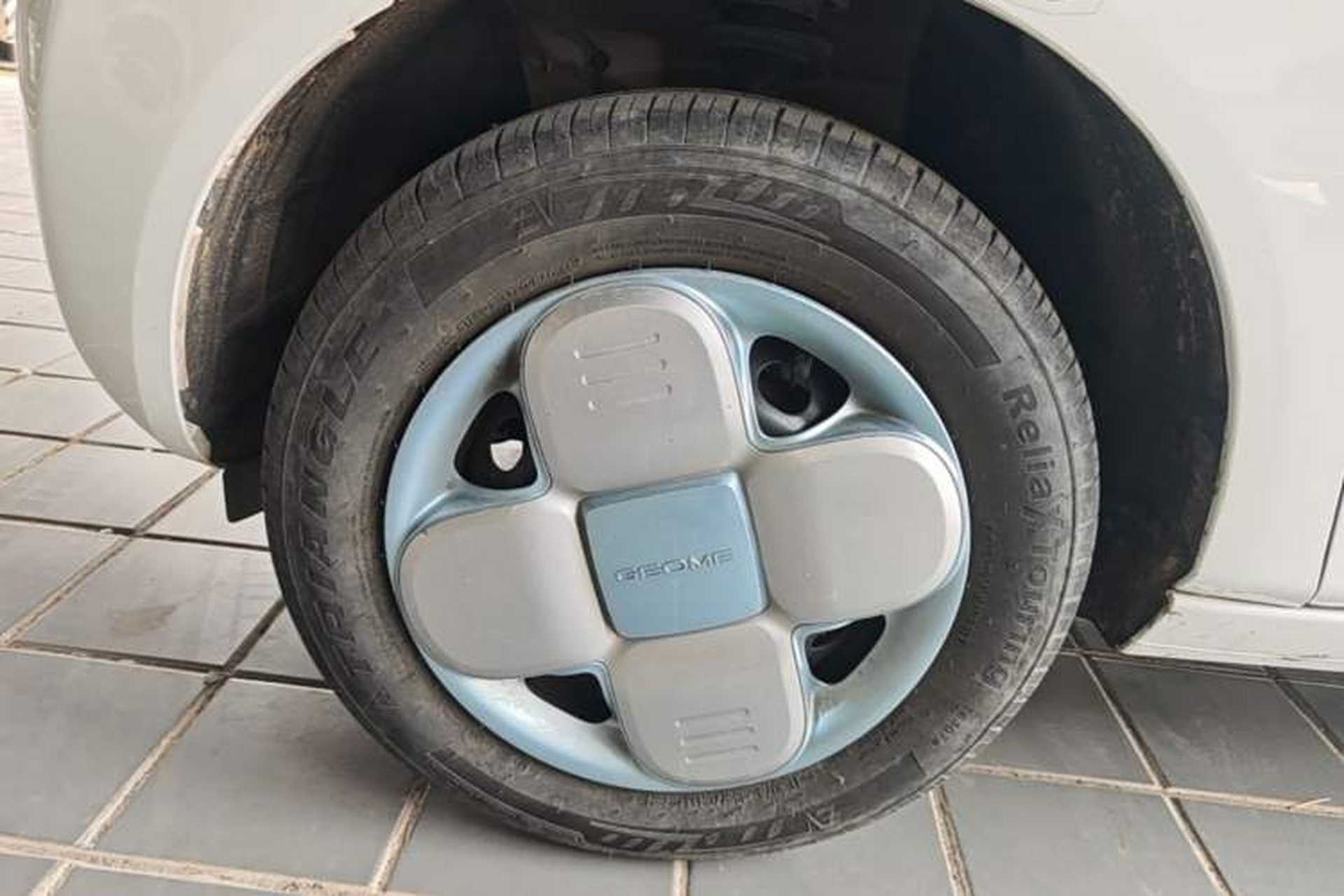 Used Geely Galaxy Panda 2024 Panda Mini 200km Endurance Bear Left Front Wheel Hub