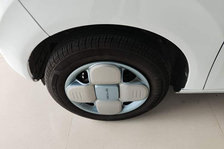 Used Geely Galaxy Panda 2024 Panda Mini 200km Endurance Bear Left Front Wheel Hub