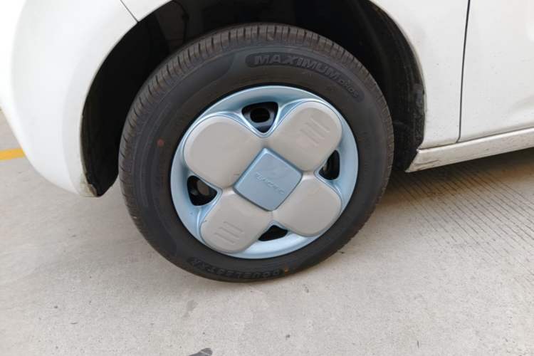 Used Geely Galaxy Panda 2024 Panda Mini 200km Endurance Bear Left Front Wheel Hub