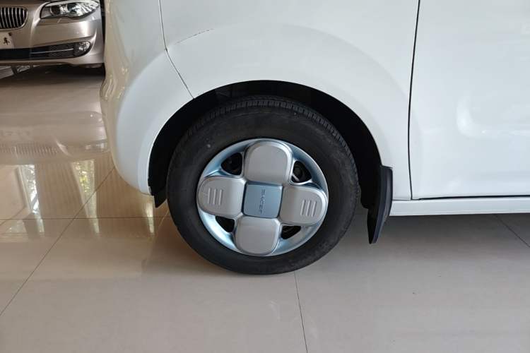 Used Geely Galaxy Panda 2024 Panda Mini 200km Endurance Bear Left Front Wheel Hub