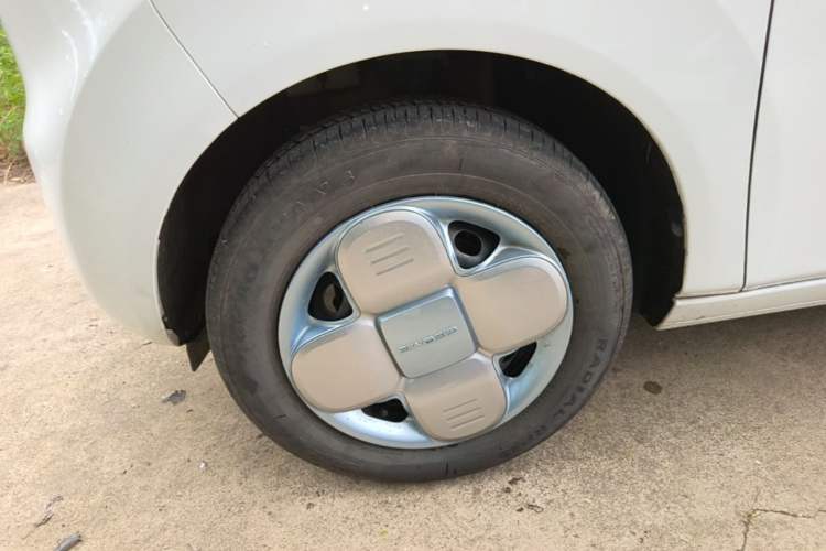 Used Geely Galaxy Panda 2024 Panda Mini 200km Endurance Bear Left Front Wheel Hub