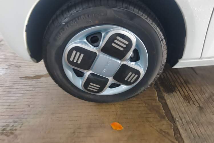 Used Geely Galaxy Panda 2024 Panda Mini 200km Endurance Bear Left Front Wheel Hub