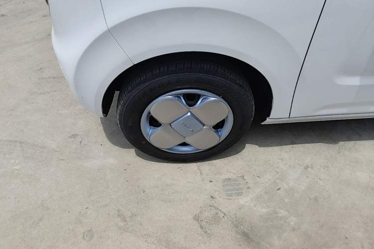 Used Geely Galaxy Panda 2024 Panda Mini 200km Endurance Bear Left Front Wheel Hub