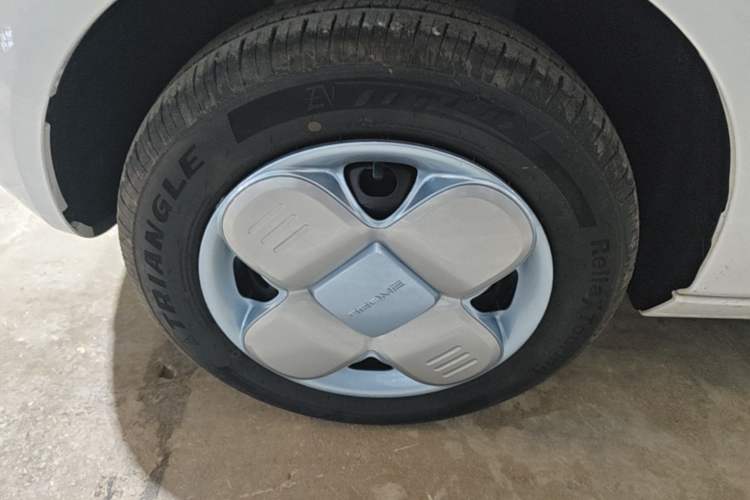 Used Geely Galaxy Panda 2024 Panda Mini 200km Endurance Bear Left Front Wheel Hub