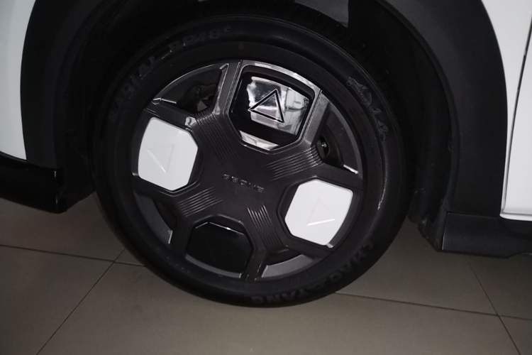 Used Geely Galaxy Panda 2024 200km Panda Kart Left Front Wheel Hub