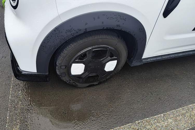 Used Geely Galaxy Panda 2024 200km Panda Kart Left Front Wheel Hub