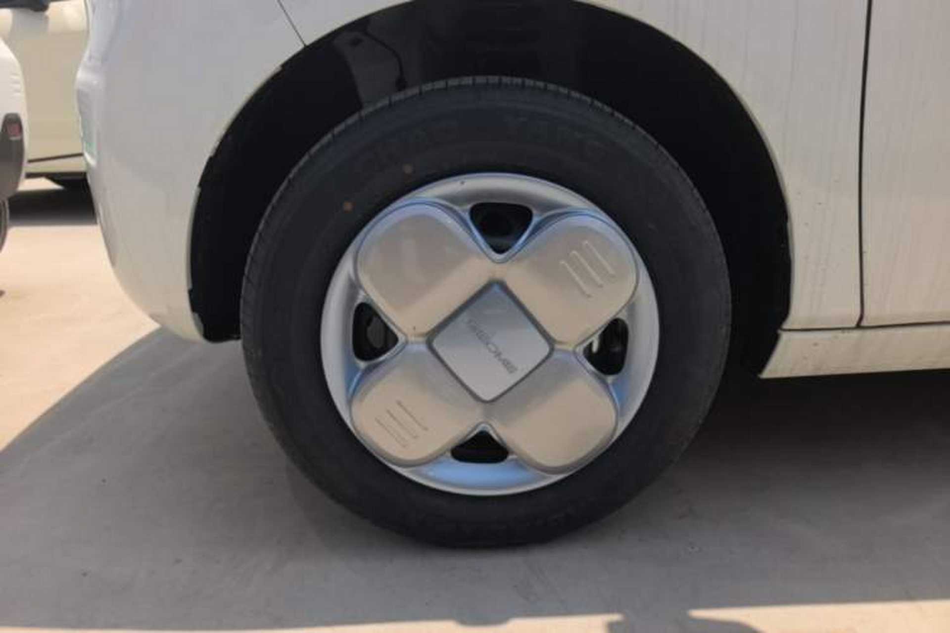 Used Geely Galaxy Panda 2024 Panda Mini 200km Endurance Bear Left Front Wheel Hub