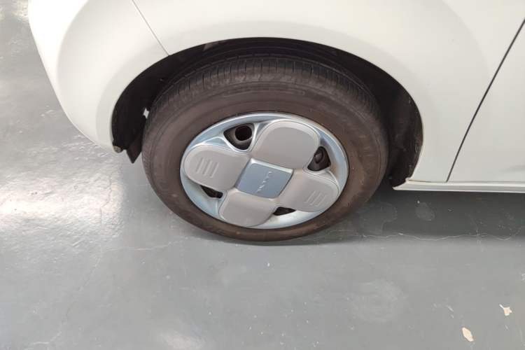 Used Geely Galaxy Panda 2024 Panda Mini 200km Endurance Bear Left Front Wheel Hub