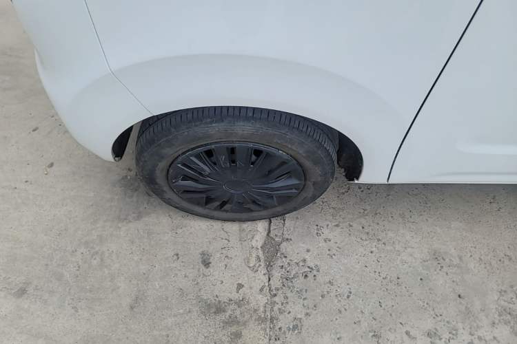 Used Geely Galaxy Panda 2024 Panda Mini 200km Endurance Bear Left Front Wheel Hub