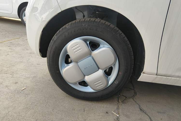 Used Geely Galaxy Panda 2024 Panda Mini 200km Endurance Bear Left Front Wheel Hub