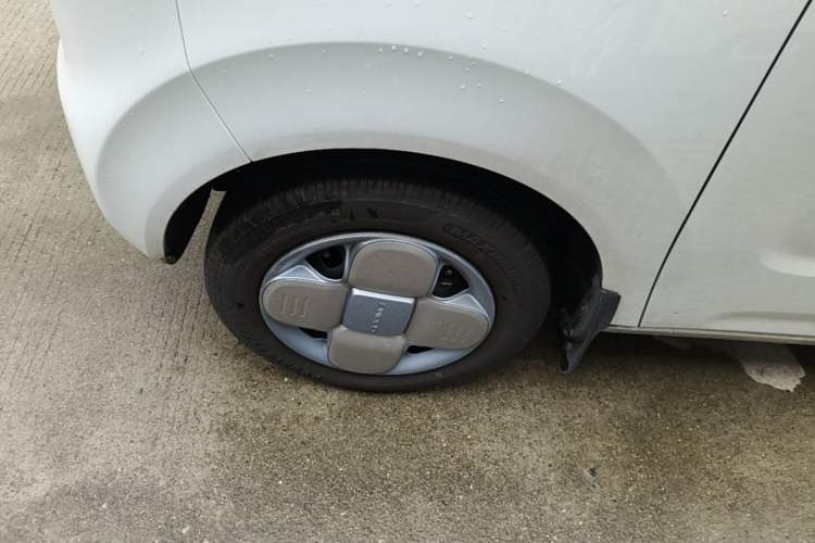 Used Geely Galaxy Panda 2024 Panda Mini 200km Endurance Bear Left Front Wheel Hub