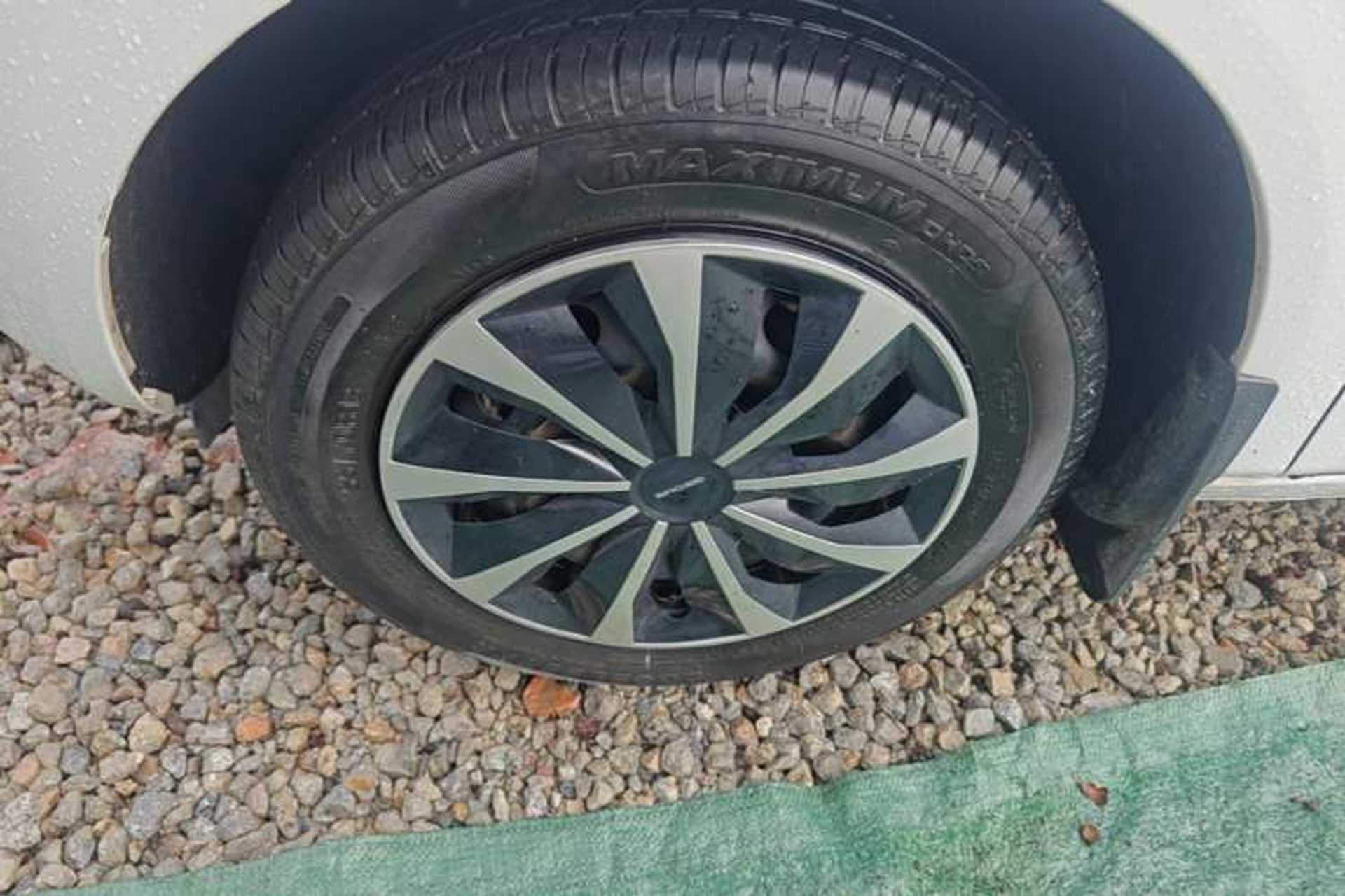 Used Geely Galaxy Panda 2024 Panda Mini 200km Endurance Bear Left Front Wheel Hub