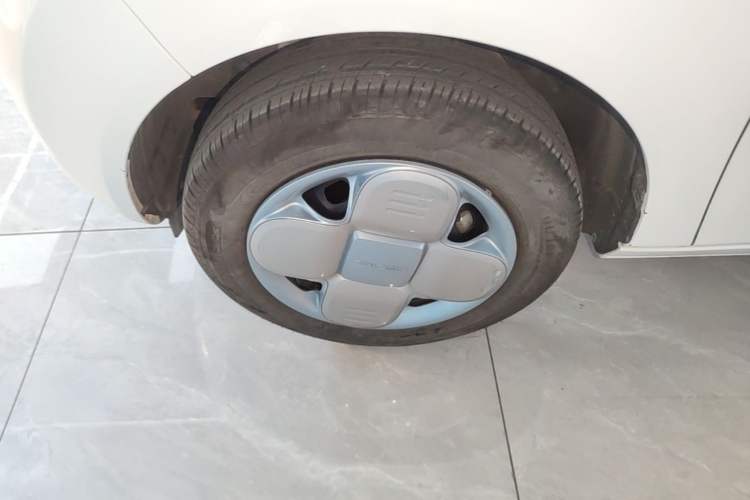Used Geely Galaxy Panda 2024 Panda Mini 200km Endurance Bear Left Front Wheel Hub