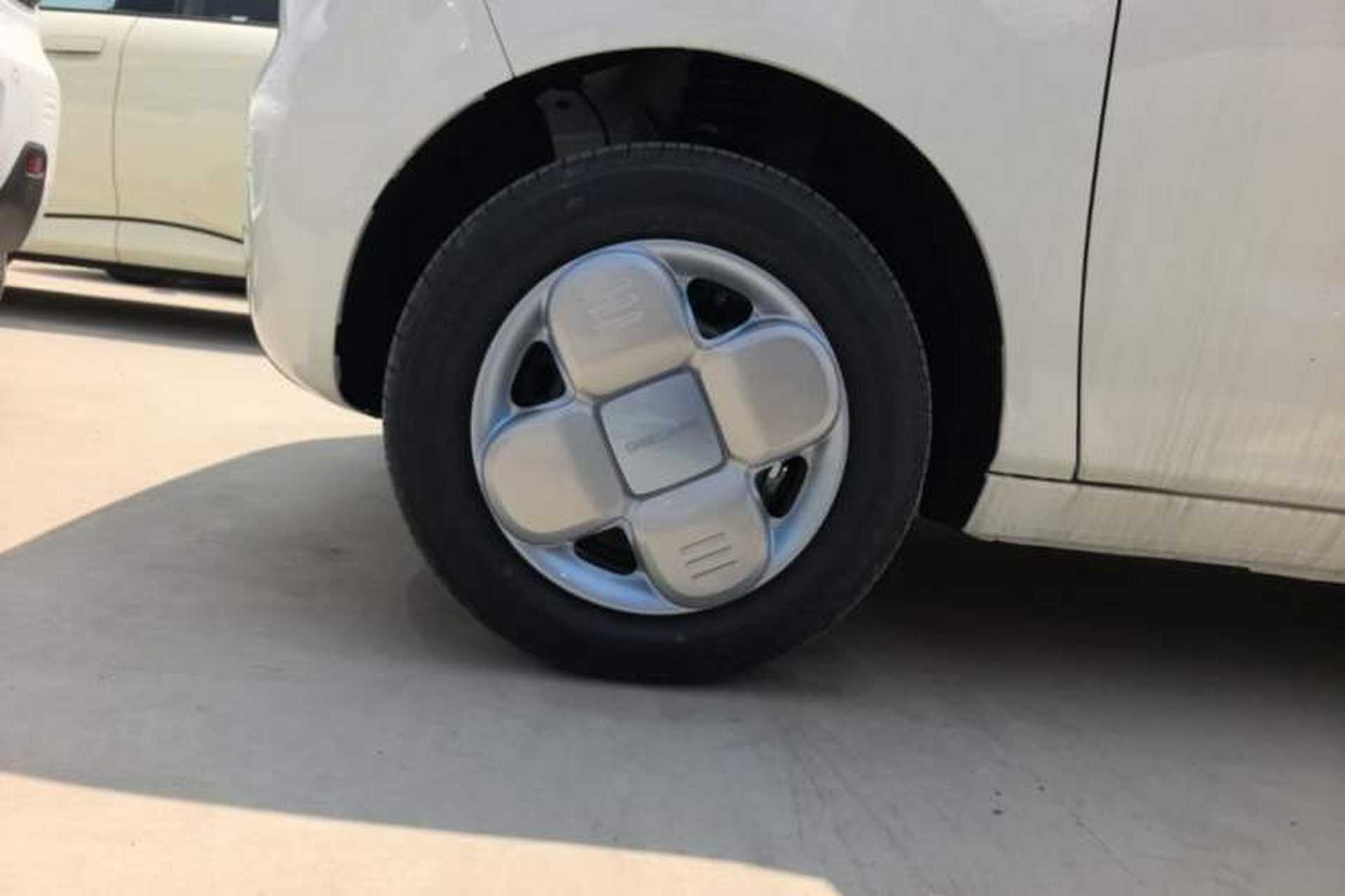 Used Geely Galaxy Panda 2024 Panda Mini 200km Endurance Bear Left Front Wheel Hub