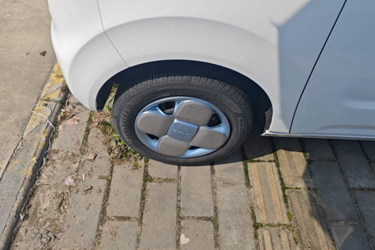 Used Geely Galaxy Panda 2024 Panda Mini 200km Endurance Bear Left Front Wheel Hub
