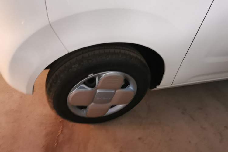 Used Geely Galaxy Panda 2024 Panda Mini 200km Endurance Bear Left Front Wheel Hub