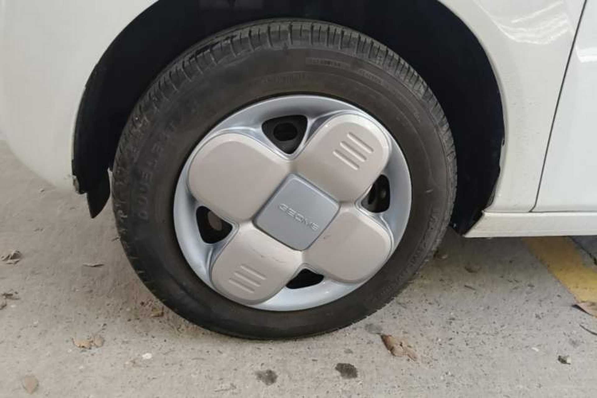 Used Geely Galaxy Panda 2024 Panda Mini 200km Endurance Bear Left Front Wheel Hub