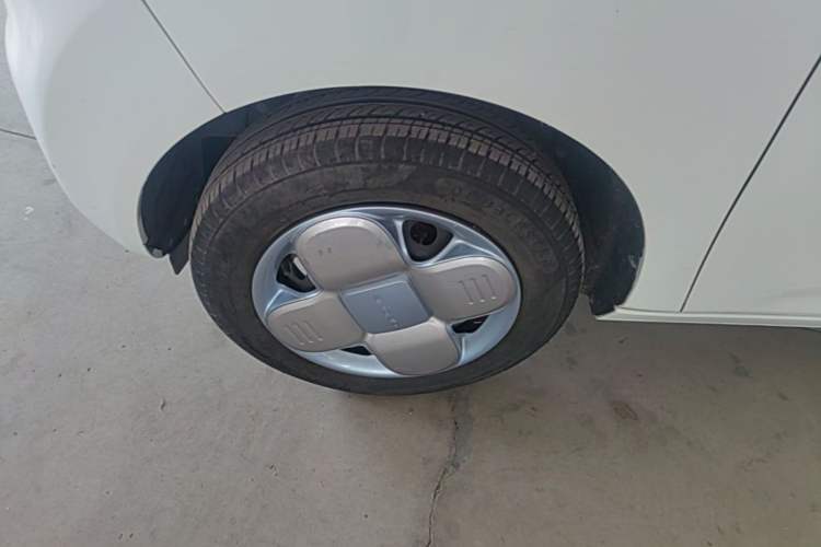 Used Geely Galaxy Panda 2024 Panda Mini 200km Endurance Bear Left Front Wheel Hub