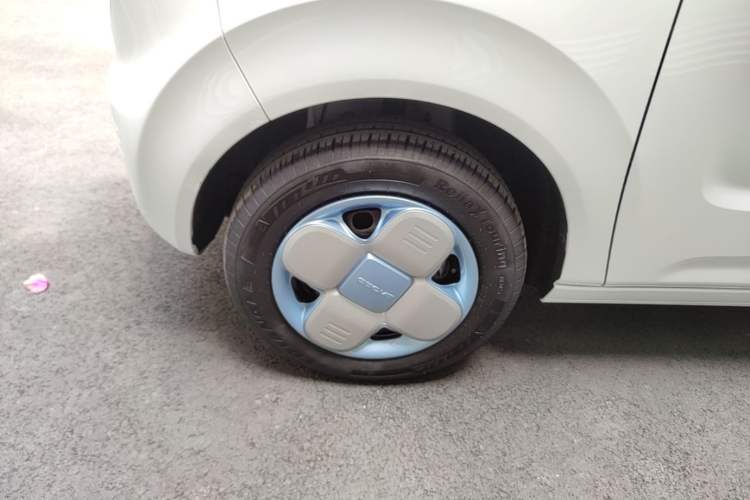 Used Geely Galaxy Panda 2024 Panda Mini 200km Endurance Bear Left Front Wheel Hub