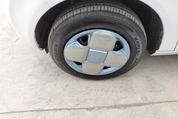 Used Geely Galaxy Panda 2024 Panda Mini 200km Endurance Bear Left Front Wheel Hub