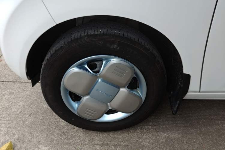 Used Geely Galaxy Panda 2024 Panda Mini 200km Endurance Bear Left Front Wheel Hub
