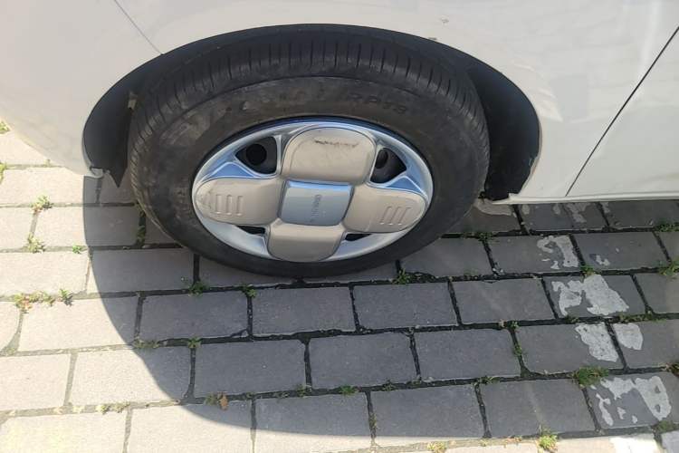 Used Geely Galaxy Panda 2024 Panda Mini 200km Endurance Bear Left Front Wheel Hub