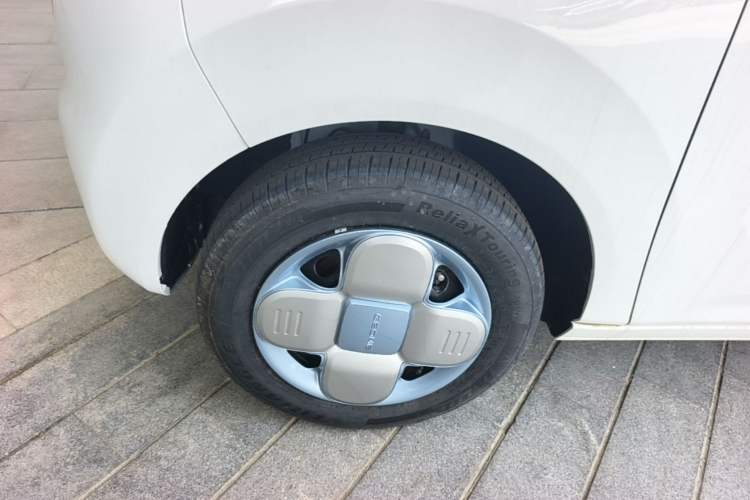 Used Geely Galaxy Panda 2024 Panda Mini 200km Endurance Bear Left Front Wheel Hub