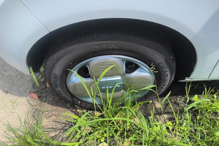 Used Geely Galaxy Panda 2024 Panda Mini 200km Endurance Bear Left Front Wheel Hub