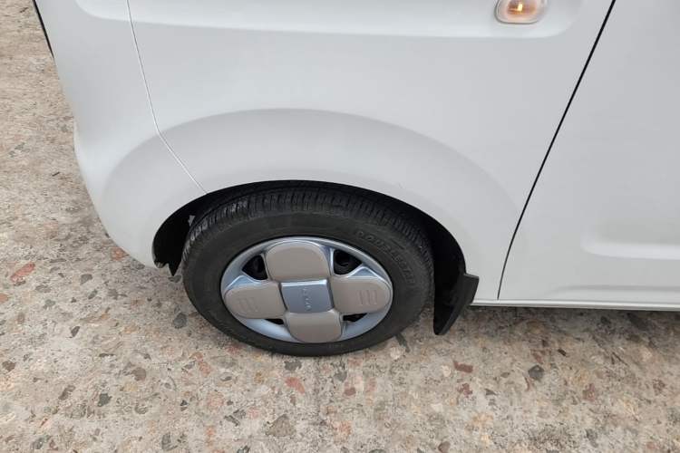 Used Geely Galaxy Panda 2024 Panda Mini 200km Endurance Bear Left Front Wheel Hub