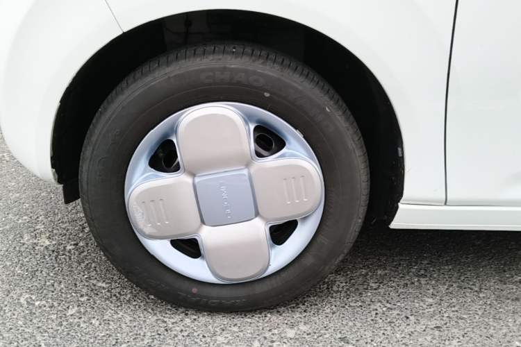 Used Geely Galaxy Panda 2024 Panda Mini 200km Endurance Bear Left Front Wheel Hub