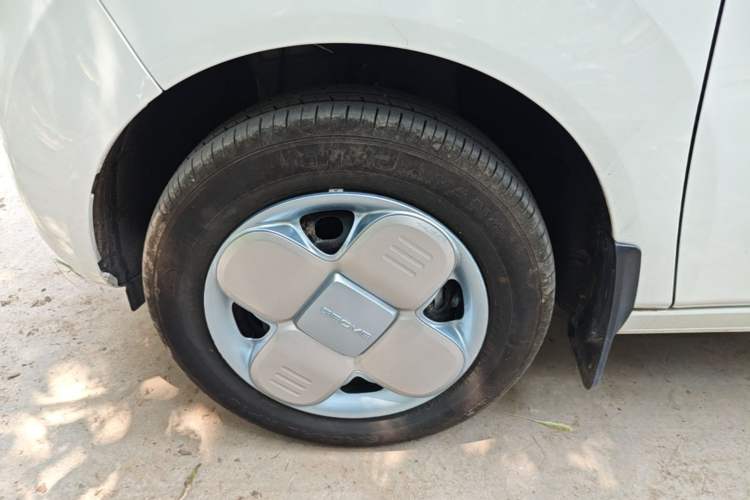 Used Geely Galaxy Panda 2024 Panda Mini 200km Endurance Bear Left Front Wheel Hub