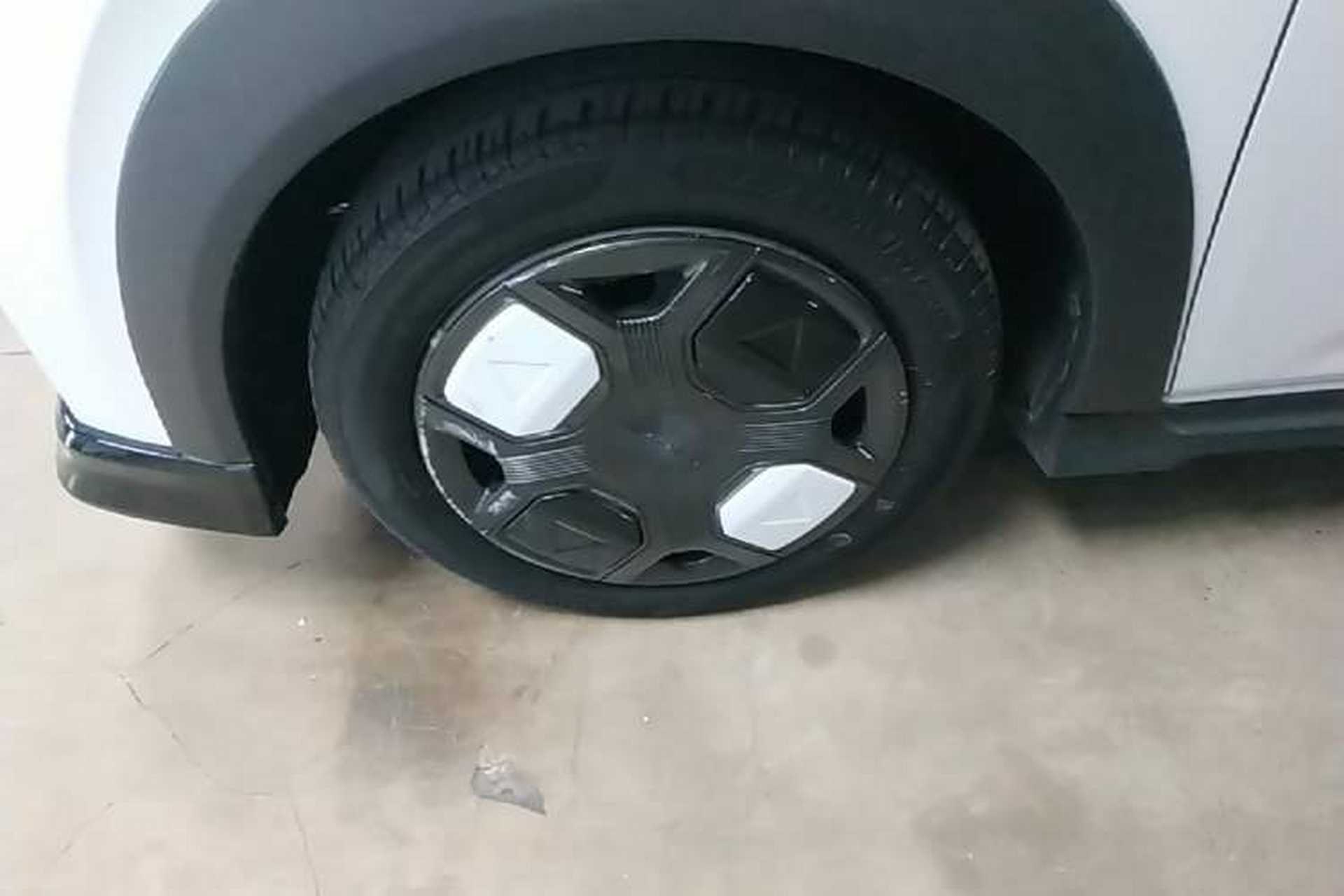 Used Geely Galaxy Panda 2024 200km Panda Kart Left Front Wheel Hub
