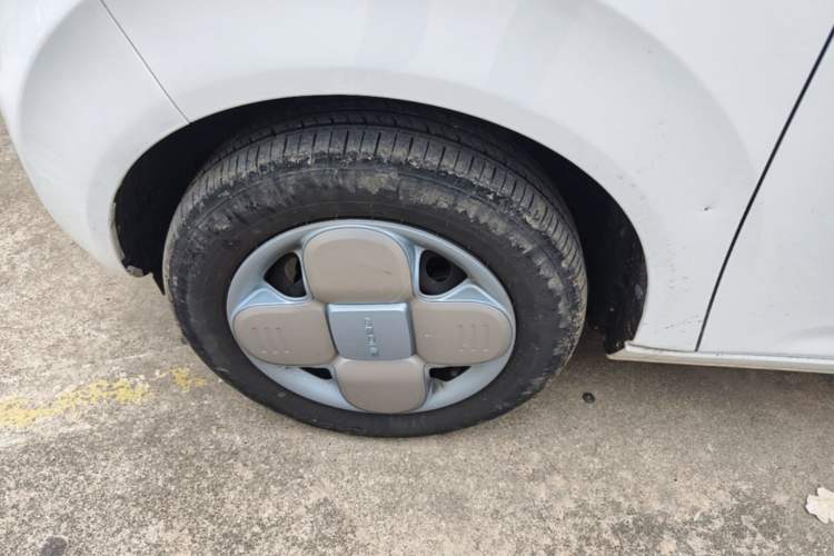 Used Geely Galaxy Panda 2024 Panda Mini 200km Endurance Bear Left Front Wheel Hub