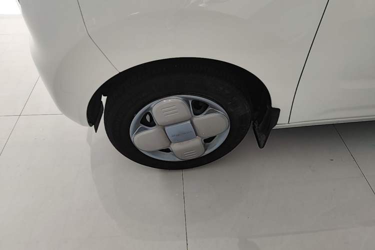 Used Geely Galaxy Panda 2024 Panda Mini 200km Endurance Bear Left Front Wheel Hub