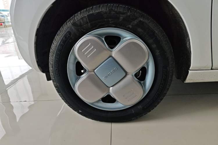 Used Geely Galaxy Panda 2024 Panda Mini 200km Endurance Bear Left Front Wheel Hub