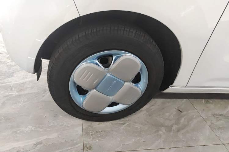 Used Geely Galaxy Panda 2024 Panda Mini 200km Endurance Bear Left Front Wheel Hub