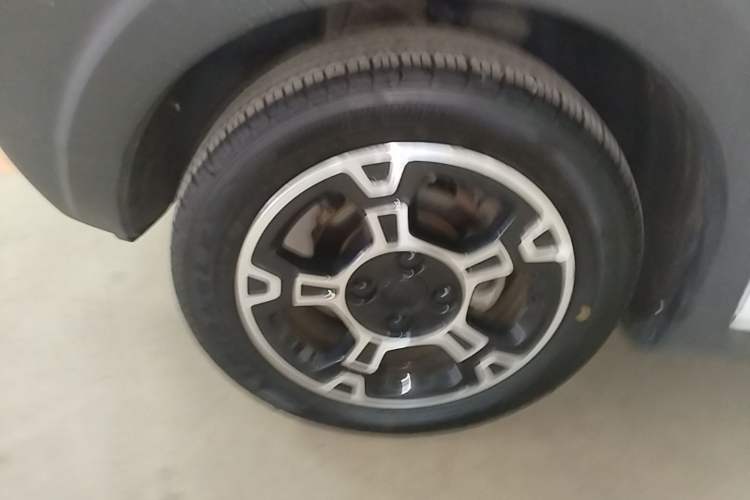 Used Geely Galaxy Panda 2024 200km Panda Rider Left Front Wheel Hub