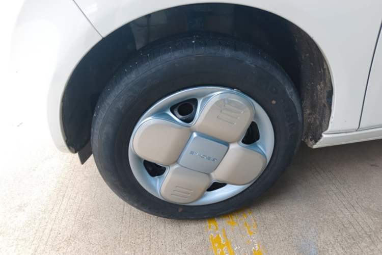 Used Geely Galaxy Panda 2024 Panda Mini 200km Longteng PRO Edition Left Front Wheel Hub