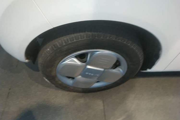 Used Geely Galaxy Panda 2024 Panda Mini 200km Endurance Bear Left Front Wheel Hub