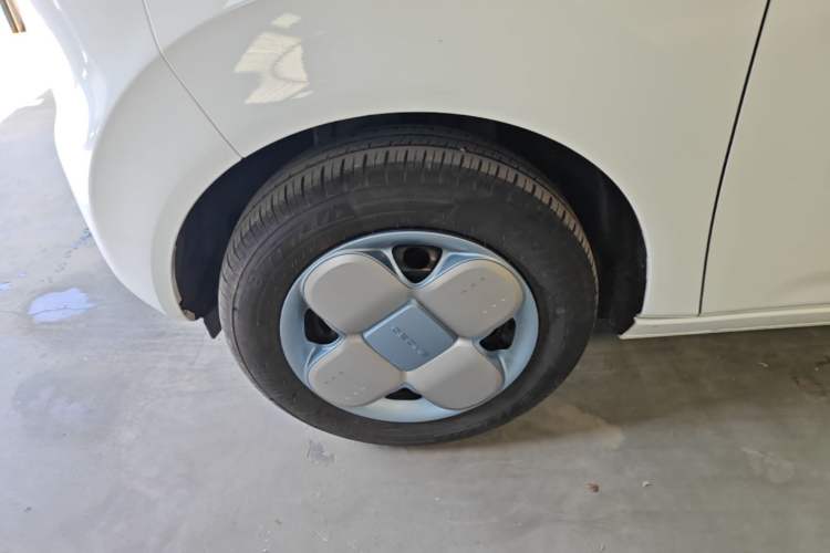 Used Geely Galaxy Panda 2024 Panda Mini 200km Endurance Bear Left Front Wheel Hub
