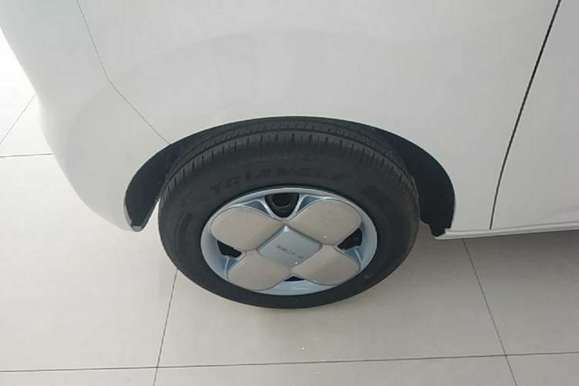 Used Geely Galaxy Panda 2024 Panda Mini 200km Endurance Bear Left Front Wheel Hub