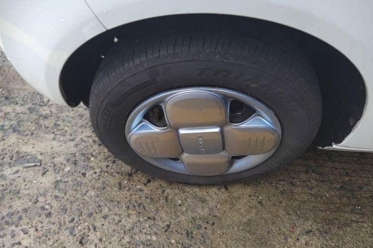 Used Geely Galaxy Panda 2024 Panda Mini 200km Dragon Edition Left Front Wheel Hub