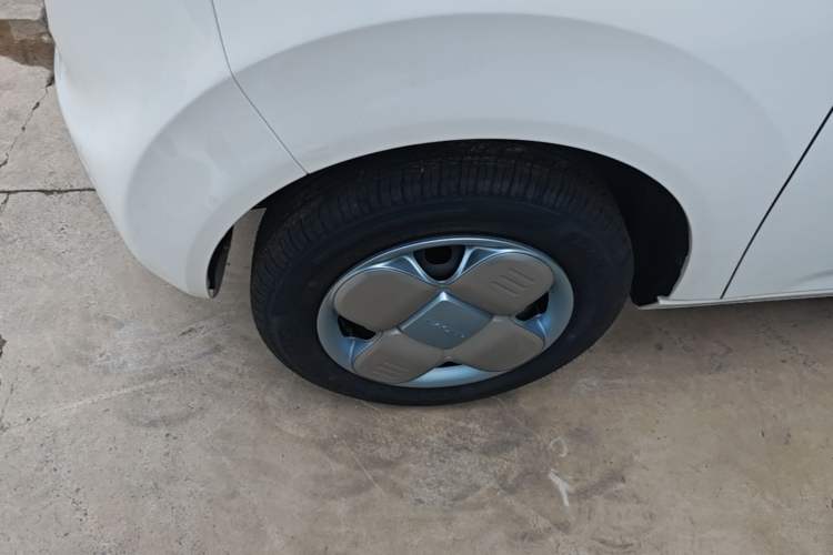 Used Geely Galaxy Panda 2024 Panda Mini 200km Endurance Bear Left Front Wheel Hub