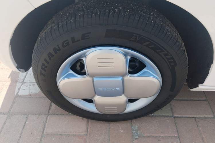 Used Geely Galaxy Panda 2024 Panda Mini 200km Endurance Bear Left Front Wheel Hub