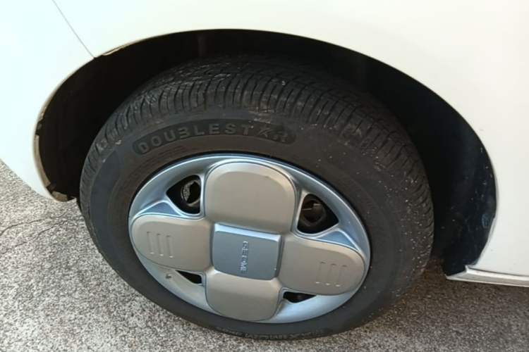 Used Geely Galaxy Panda 2024 Panda Mini 200km Dragon Edition Left Front Wheel Hub
