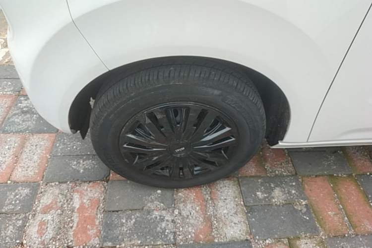 Used Geely Galaxy Panda 2024 Panda Mini 200km Endurance Bear Left Front Wheel Hub
