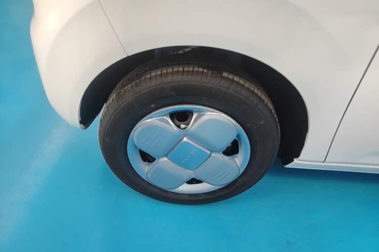 Used Geely Galaxy Panda 2024 Panda Mini 200km Endurance Bear Left Front Wheel Hub