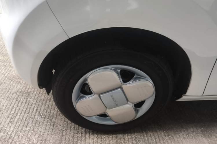 Used Geely Galaxy Panda 2024 Panda Mini 200km Endurance Bear Left Front Wheel Hub